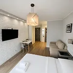 Apartment Z Basenem *